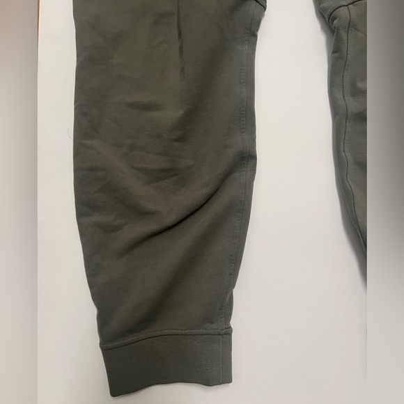 Olive green Men’s Lululemon ABC jogger Size Large - Picture 12 of 13